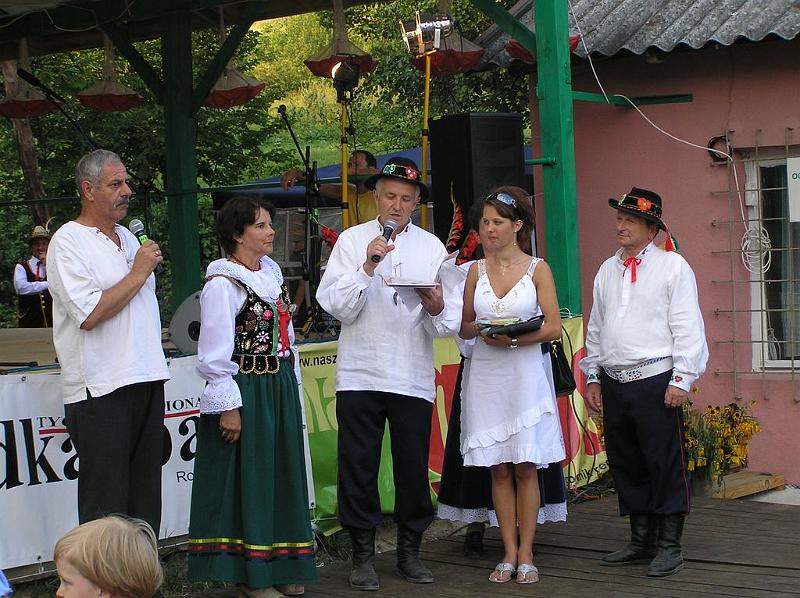 spot folk 07_93a.jpg